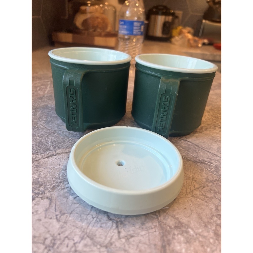Vintage Aladdin Stanley Green Camping Cups 12 oz USA Set of 2 w/ 1 Lid